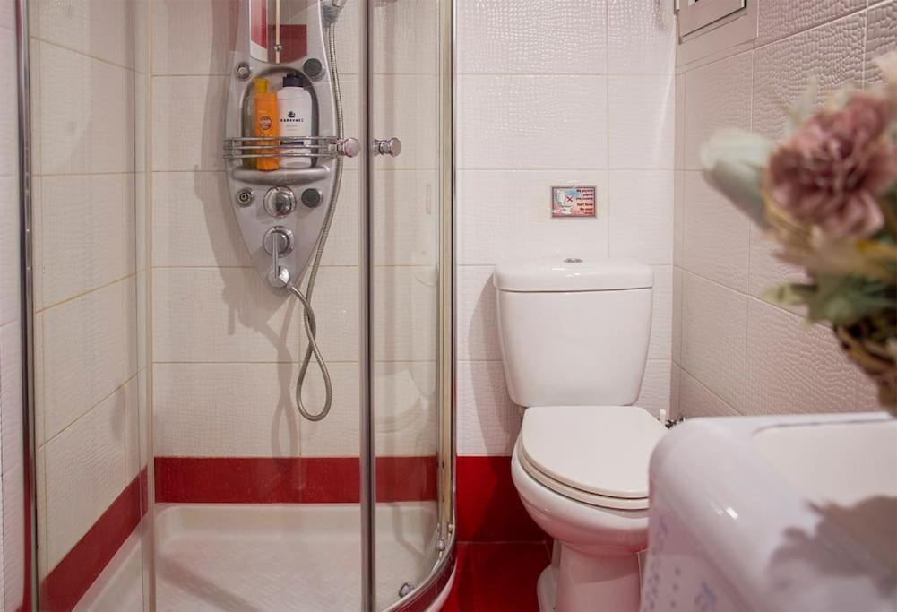 City Stay Close To The Metro A Charming Flat Atena Exterior foto
